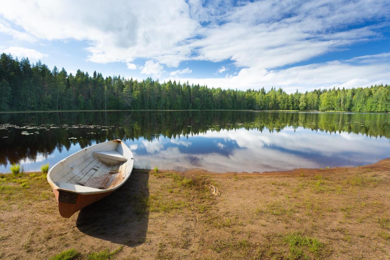 Lomaperkkioe Cottages Каяані Екстер'єр фото
