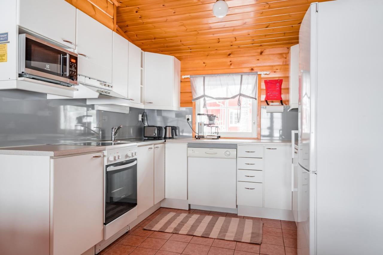 Lomaperkkioe Cottages Каяані Екстер'єр фото